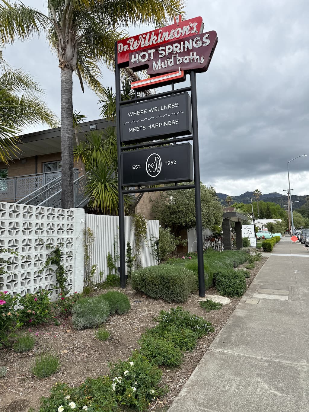 The sign for Dr. Wilkinsons Hot Springs and Mud Bath in Calistoga